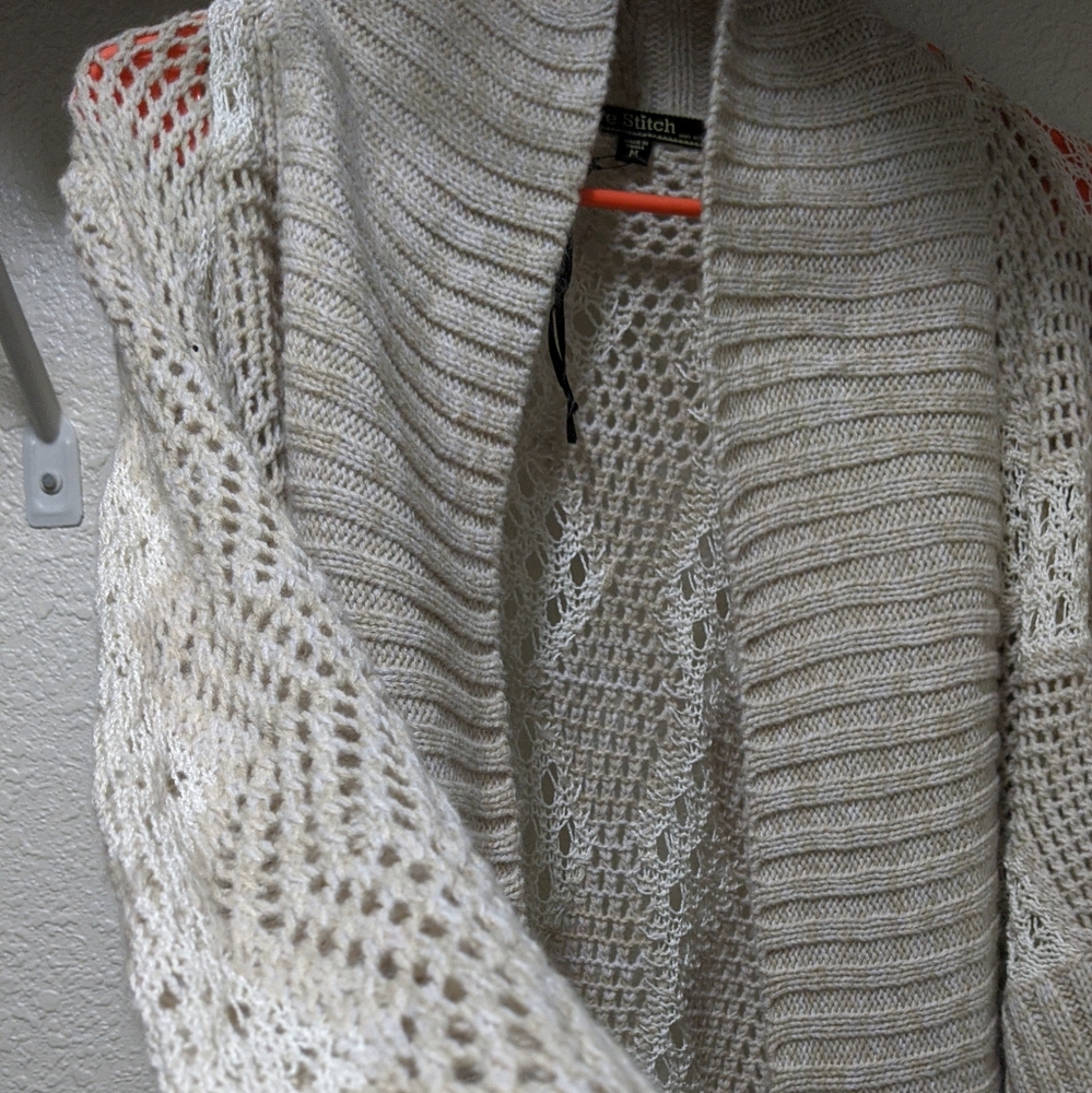 Cardigan stiched soft